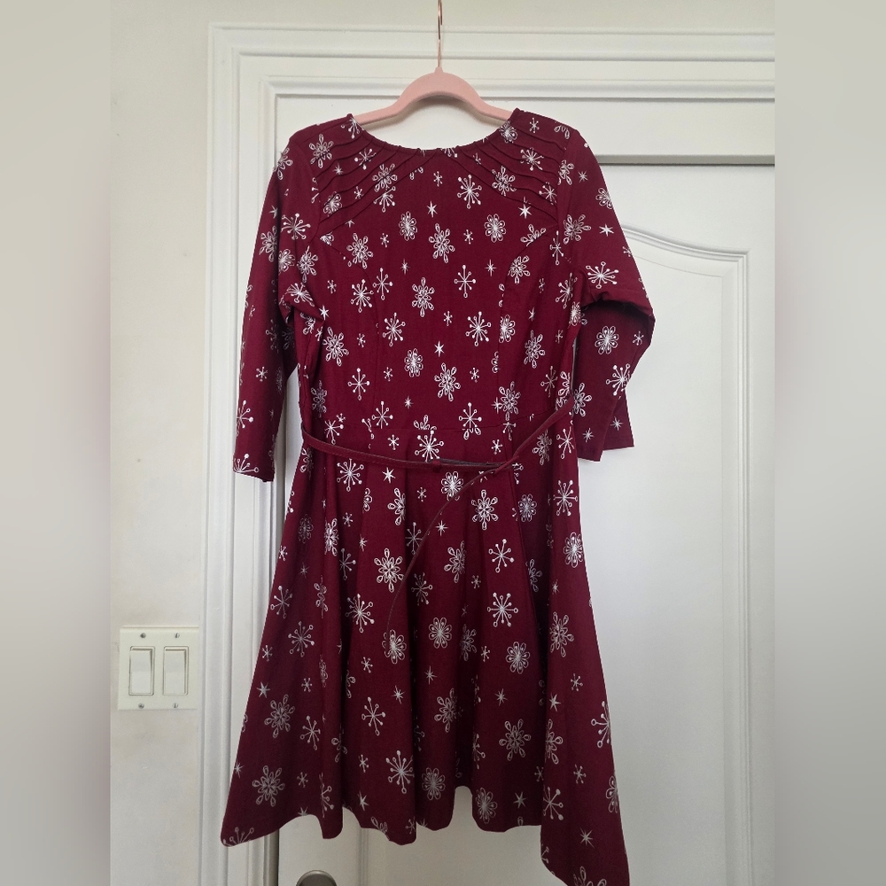 Unique Vintage Red with Silver Snowflakes Fit & Flare Winter Dress NWOT - Picture 3 of 16